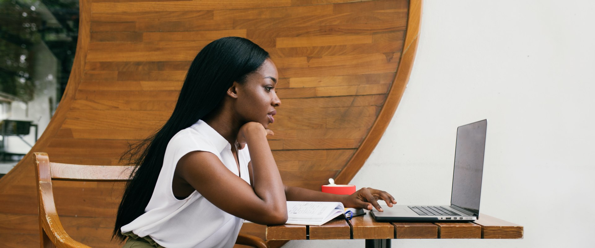 Do All Full-Time Employees Receive Benefits in California?